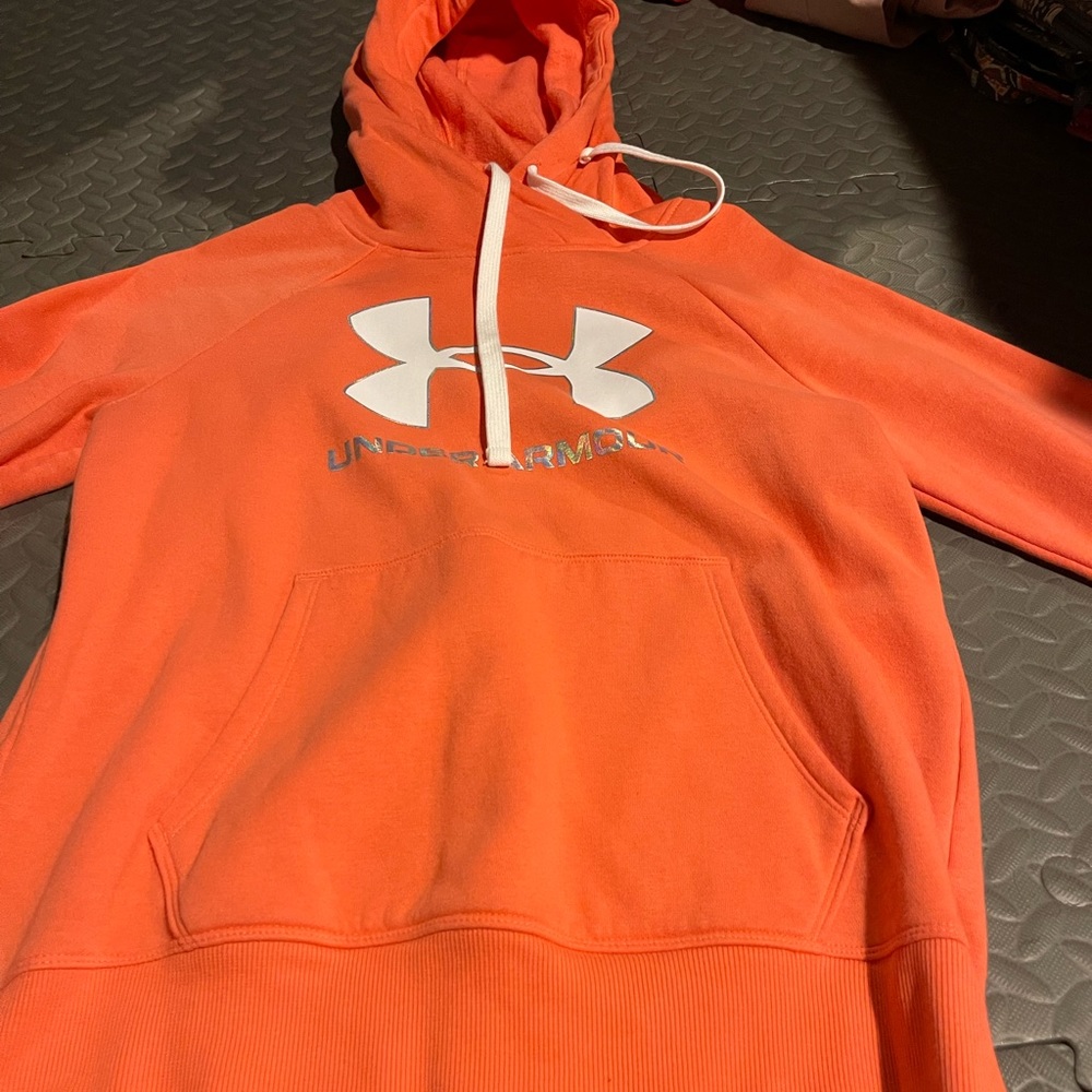 NWOT Coral under armor sweatshirt never worn